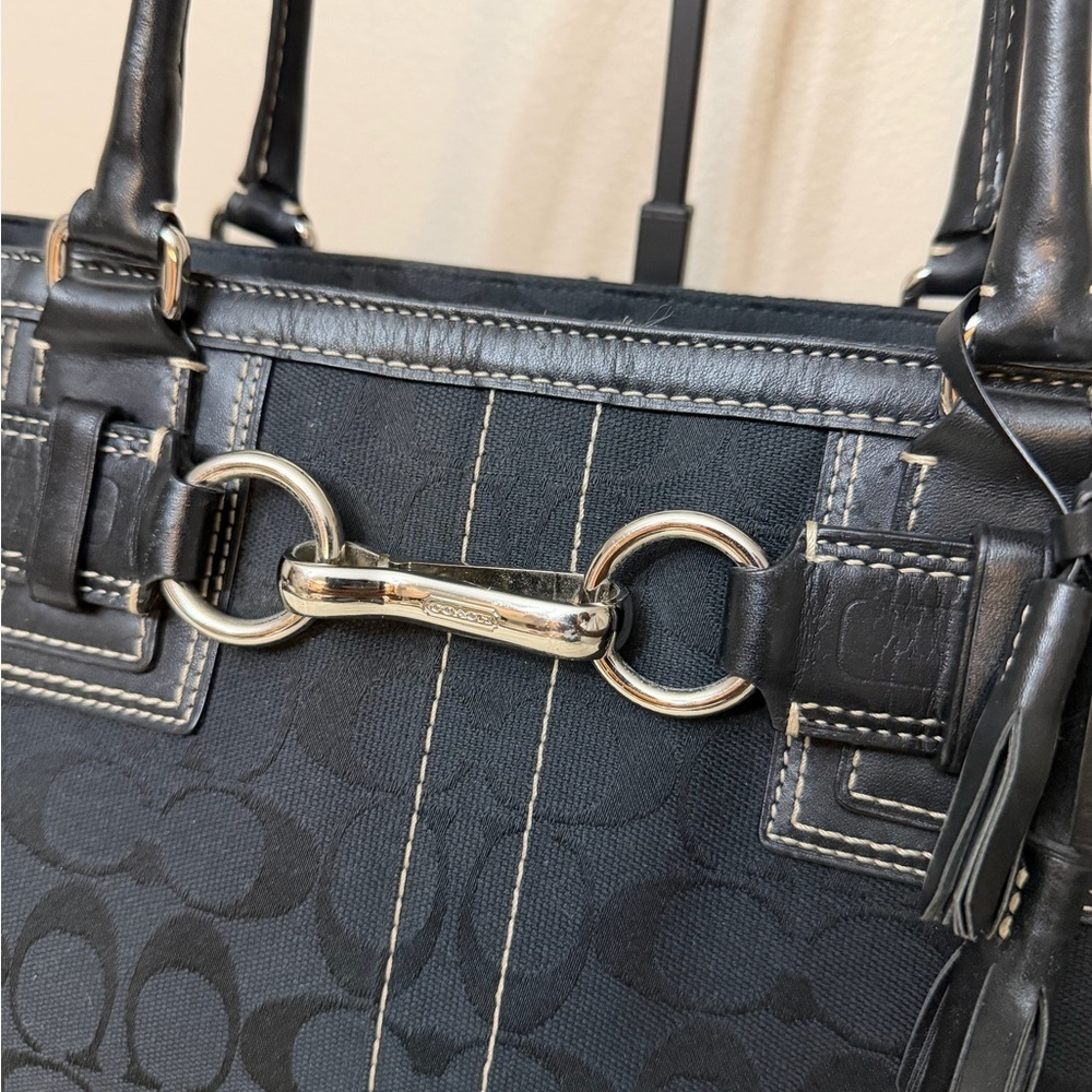 Coach Vintage Y2k 10246 Signature
Black Hampton Carryall Tote Bag - Picture 11 of 15